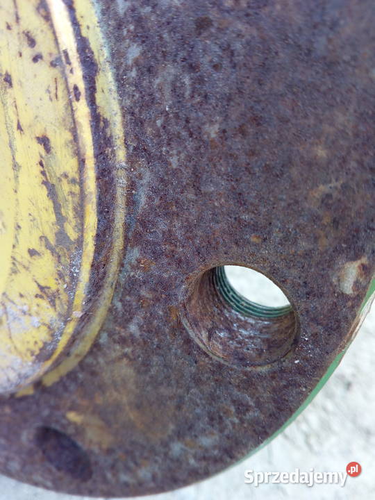 Półoś tylna John Deere seria 6000 uszkodzony Polana