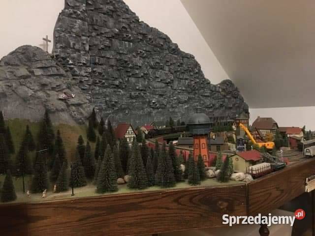 Makieta kolejowa z kolejkami i innymi Szamotuły