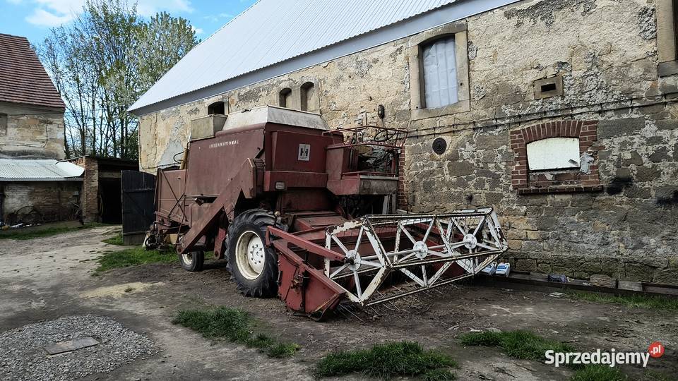 Kombajn zbożowy International 322 Grodziec