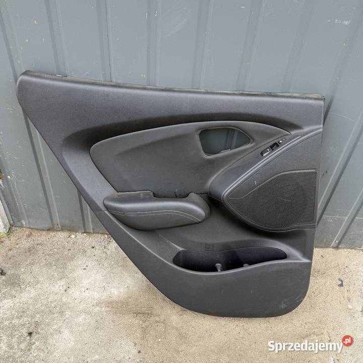 Boczek tapicerka drzwi lewyy tył Hyundai IX35 sprzedam