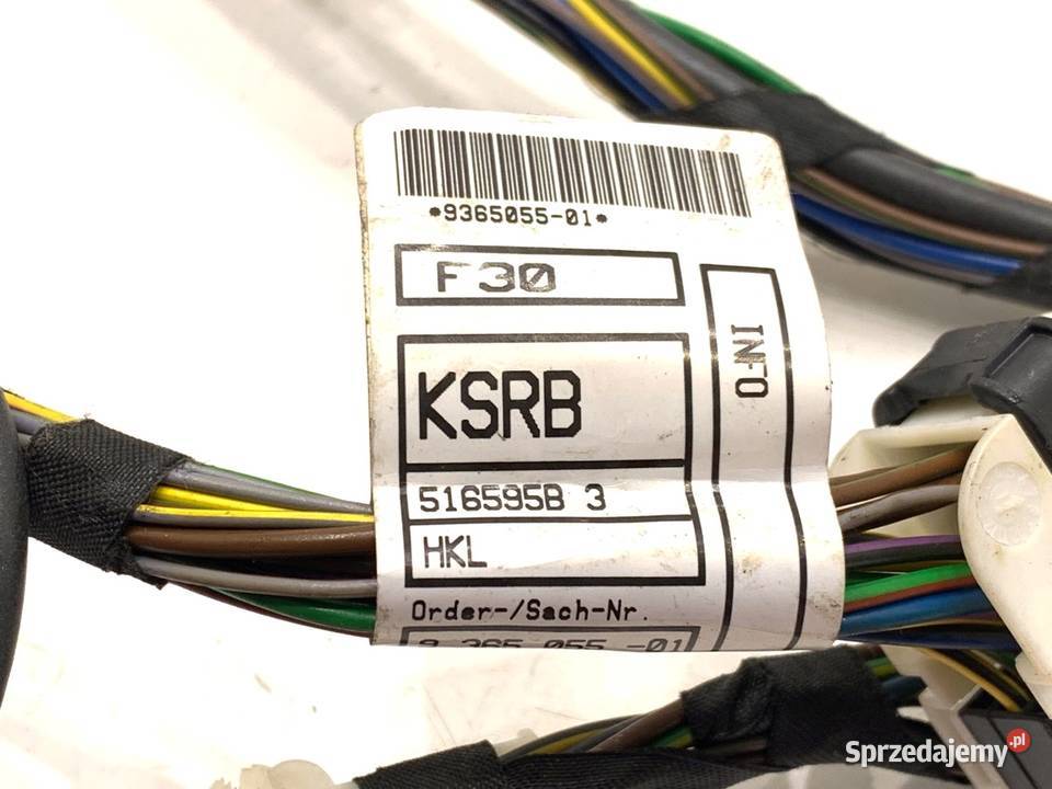 WIĄZKA KLAPY BAGAŻNIKA TYŁ BMW F30 9365053 20 osobowe