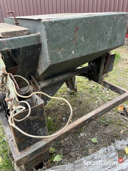sadzarka do ziemniaków zawieszana na pług Siewniki i sadzarki lubelskie Dratów
