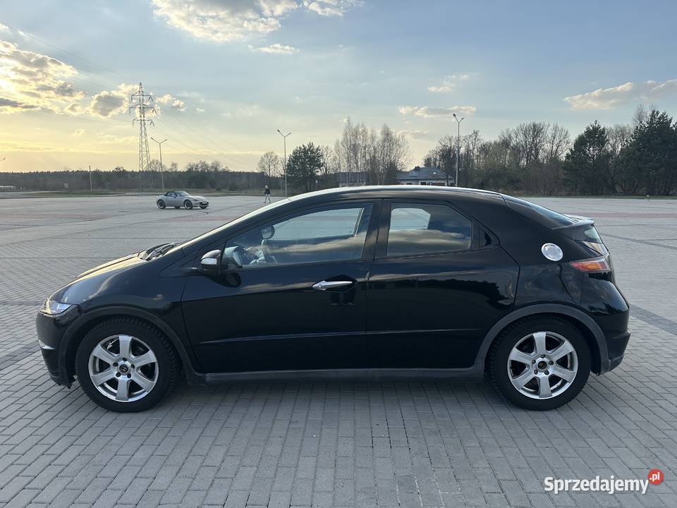 Honda Civic VIII 18 Sprzedam UFO z silnikiem 18 254000km Nowa Sarzyna sprzedam