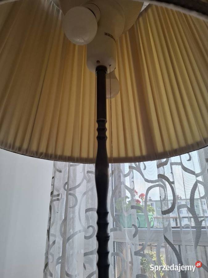 Lampa stojąca z żółtym abażurem Lampy podłogowe Lampy Lublin sprzedam