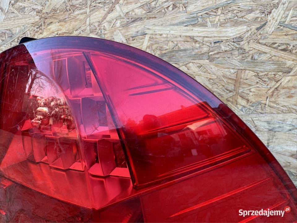 Lampa tył tylna prawa rh bmw e90 e91 lift lci osobowe Międzychód sprzedam