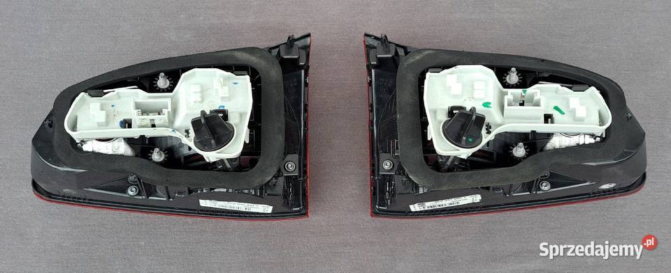 Lampy tył w klapę komplet VW Golf VII HB Mielęcin