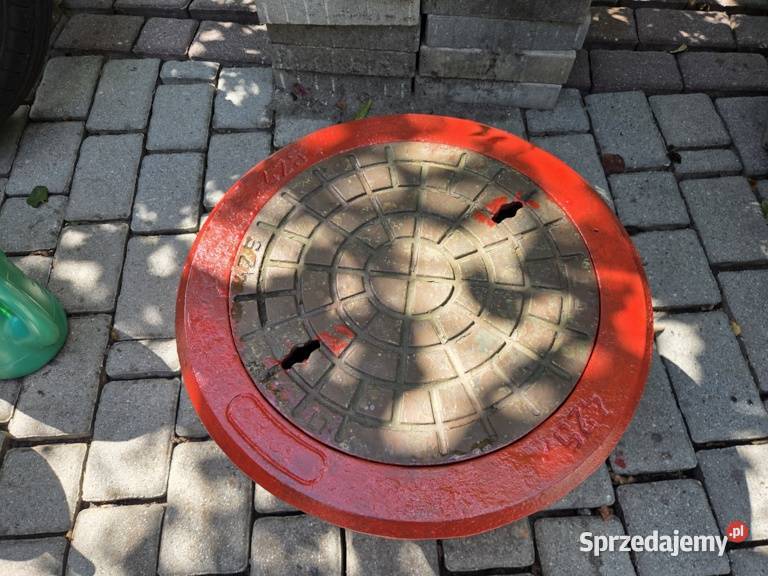 Pokrywa studzienki kanalizacyjnej z żeliwa o Cieszyn