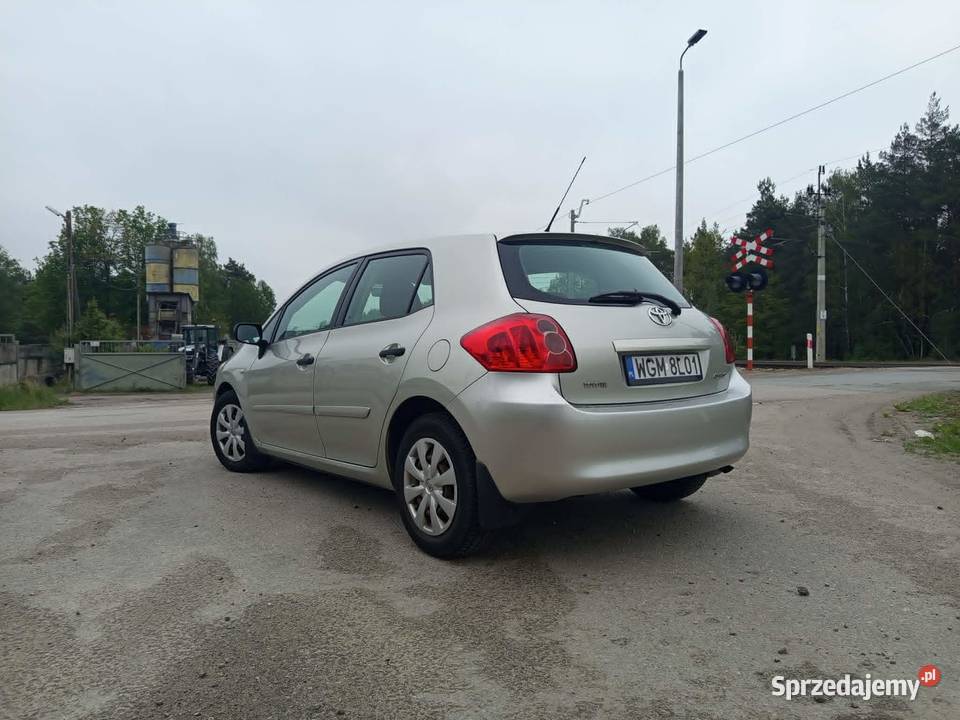Toyota Auris 90KM Łuków