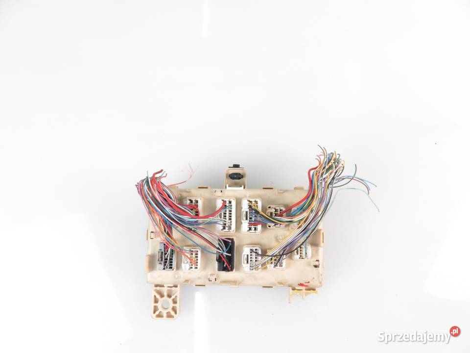 MODUŁ SKRZYNKA BEZPIECZNIKÓW LEXUS RX II 300 osobowe sprzedam