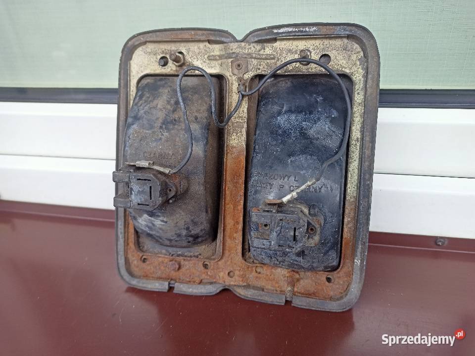 Fiat 125p lampa tył tylna prawa stary typ