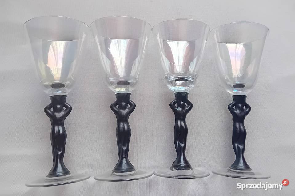 Czteryiryzowane kieliszki figuralne do wina Porcelana i szkło Porcelana i szkło Koźminek