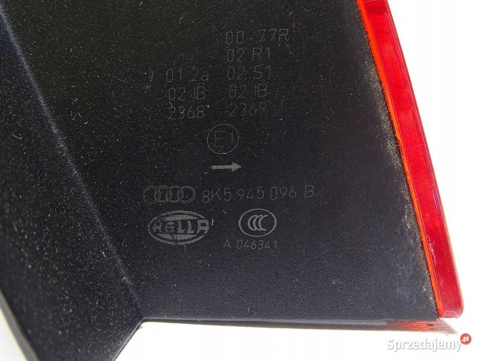 LAMPA PRAWY TYŁ PRAWA TYLNA W BŁOTNIK 8K5945096B Błotniki