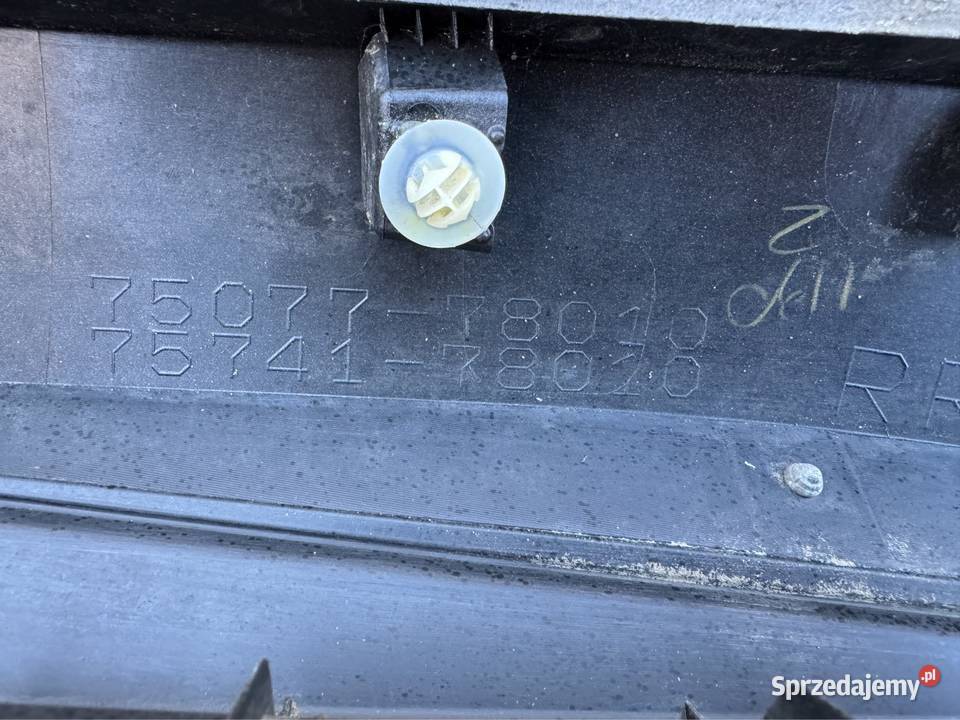 Listwa drzwi tył prawa rh lexus nx 7507778010 osobowe wielkopolskie Sieraków sprzedam