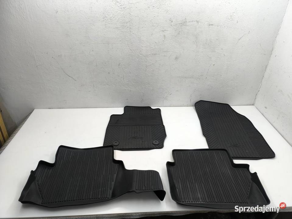 DYWANIKI GUMOWE FORD FIESTA MK7 LIFT 10