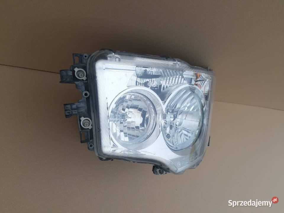 MERCEDES AROCS REFLEKTOR LEWY LAMPA A9608202239 Trzciel