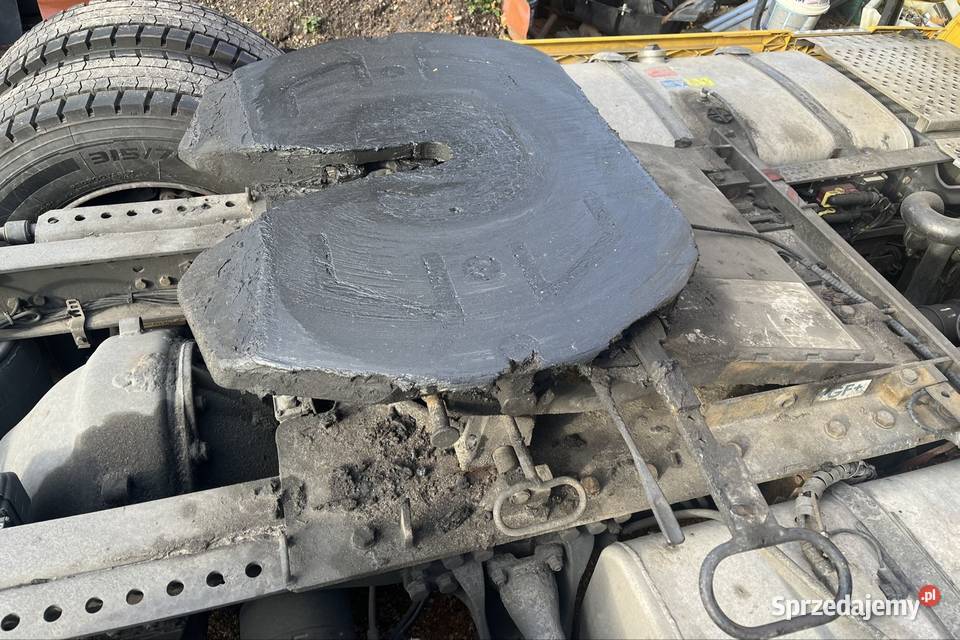 Siodło regulowane do ciągnika siodłowego ciężarowe Motoryzacja Słupsk