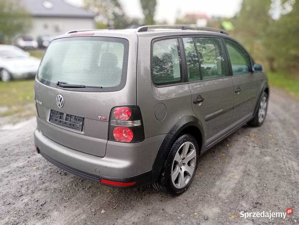 VW cros Touran