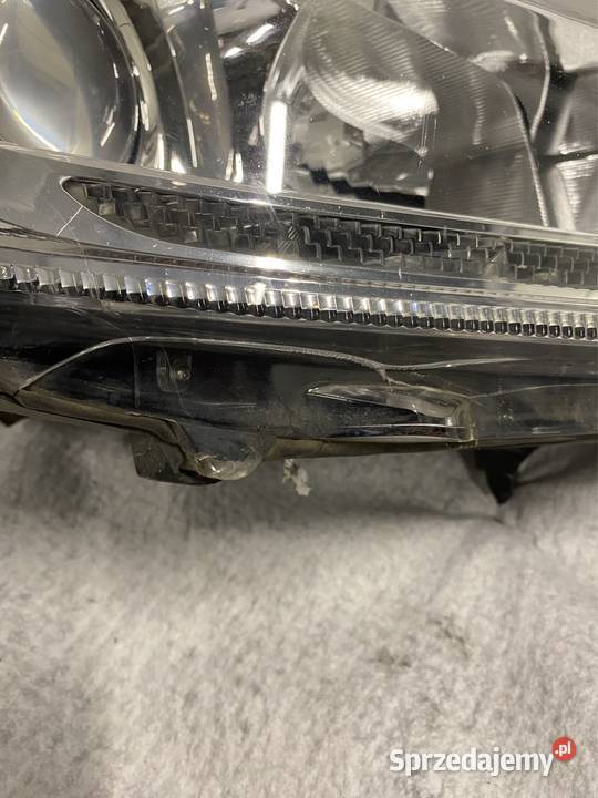 Lampa prawy przód Ford Fiesta MK7 Lift Jasienica