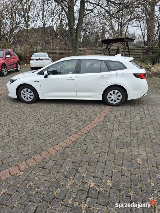 Toyota Corolla 18 hybrid I właściciel Faktura elektryczne szyby sprzedam