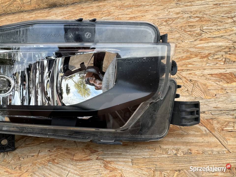Halogen przód prawy rh volkswagen transporter t6 Sieraków