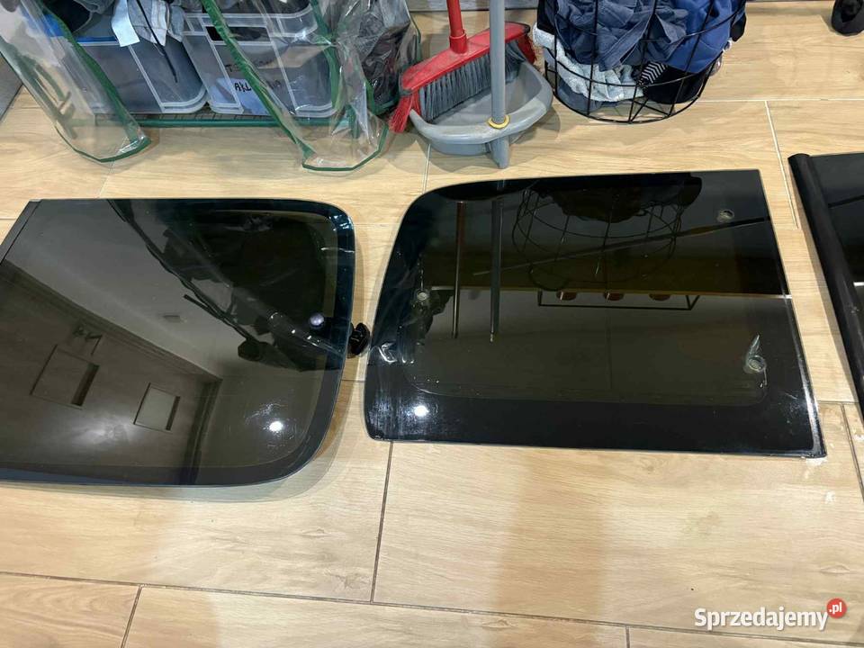 Boczne szyby Citroena Berlingo ban