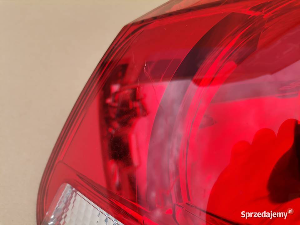 VW GOLF VI LAMPA LEWY TYŁ LEWA TYLNA 5K0945095 osobowe Bieleń