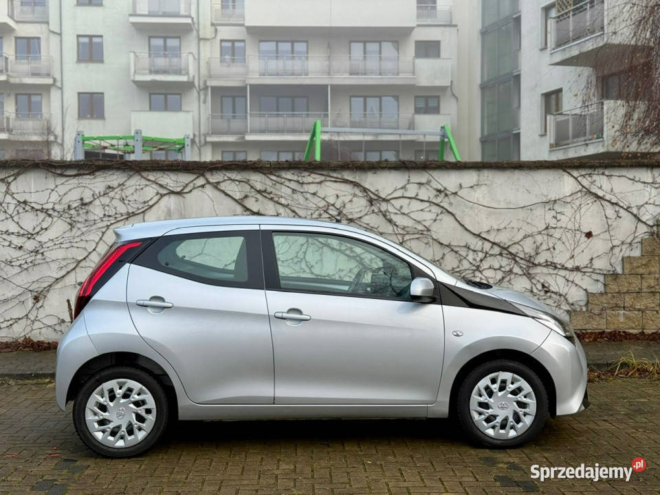 Toyota Aygo II 2014 lakier metallic Aygo śląskie Tarnowskie Góry