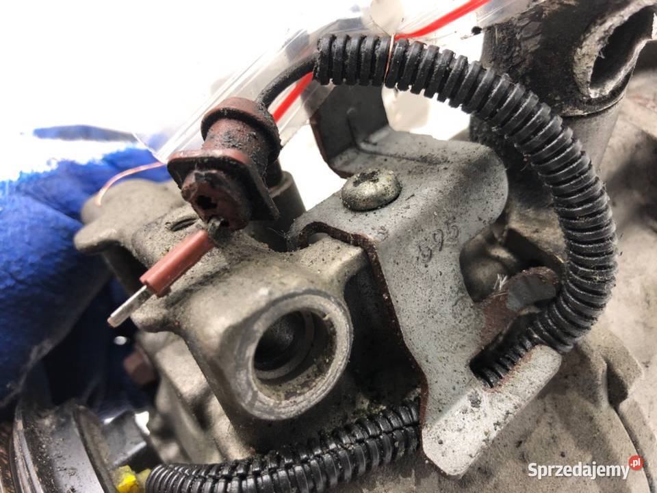 SPRĘŻARKA KLIMATYZACJI AUDI A4 B8 20 150 0715 osobowe
