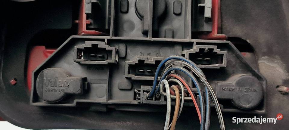 LAMPA LEWA TYŁ VOLKSWAGEN GOLF IV Lipno