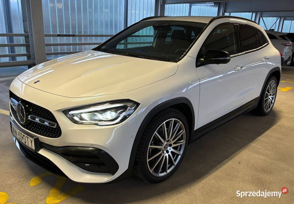 Mercedes GLA 200 Business EditionStylingLinia elektrycznie ustawiane fotele