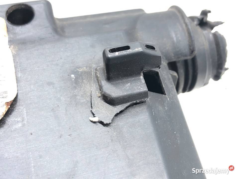 SKRZYNKA BEZPIECZNIKÓW FORD FOCUS III Kombi 10 osobowe