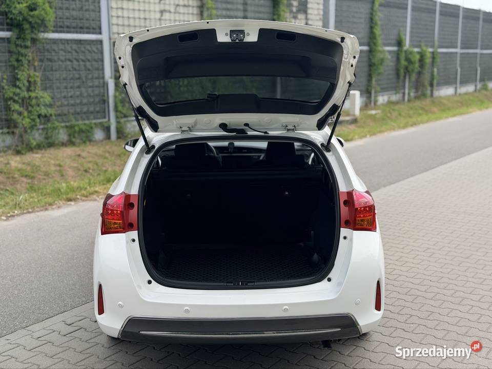 Toyota Auris Touring Sports 18 Hybrid 2014 Kraków sprzedam