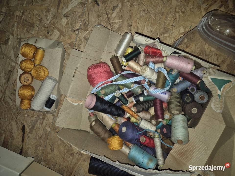 Maszyna do szycia plus nici wielkopolskie Gulcz