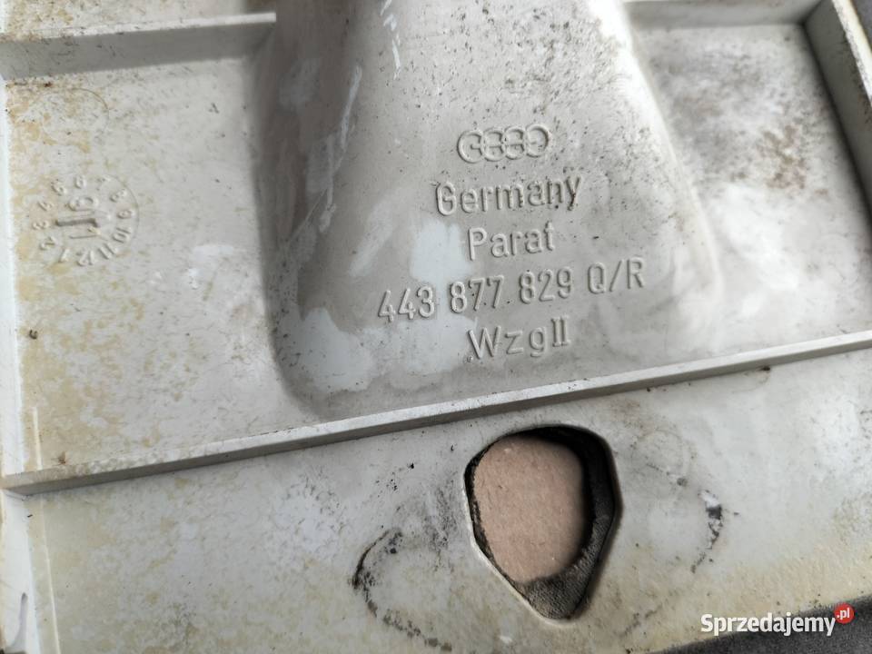 AUDI 80 B4 80B4 443877829QR LAMPKA PODSUFITKI sprzedam
