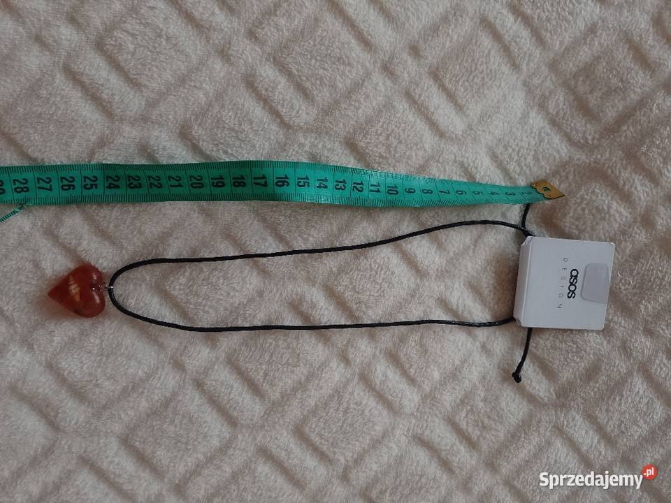 ASOSNaszyjnik z bursztynową zawieszką serce z Kraków