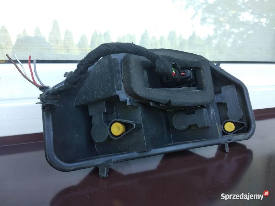Peugeot 407 SW kombi wkład oprawka lampy tył
