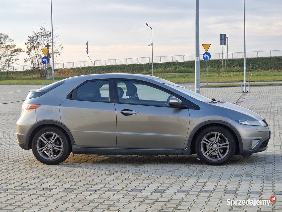 Honda Civic VIII UFO 18 140 Gliwice