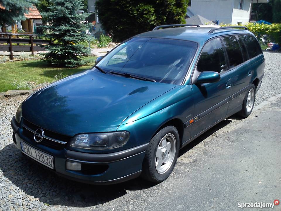 opel omega kombi ładna zielony Sanok