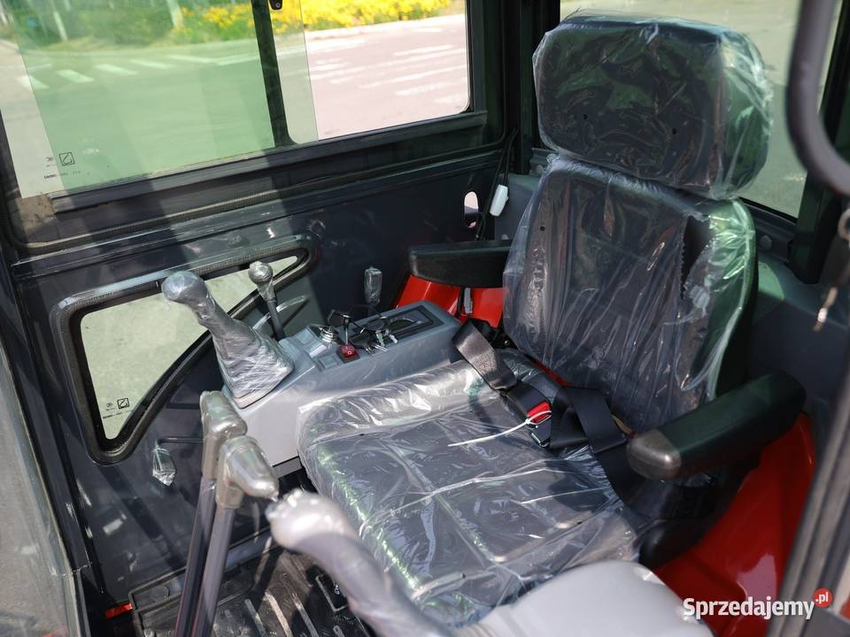 Minikoparka 26 t Mller Machinery MB 26 S silnik
