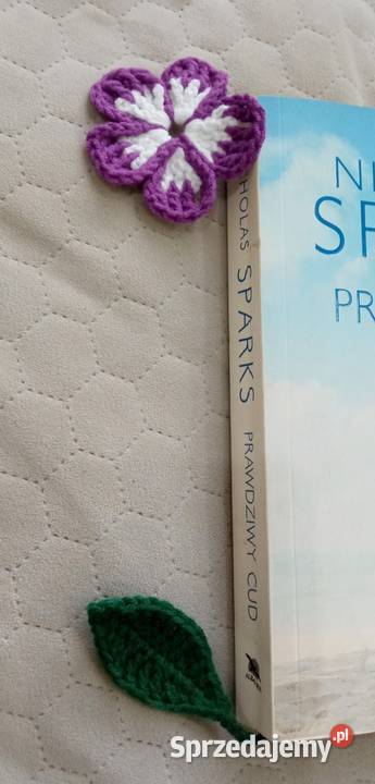 Kwiatek na szydełku zakładka do książki Łask