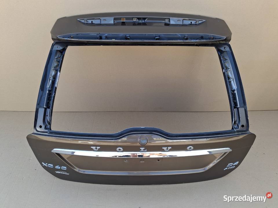 VOLVO XC 60 KLAPA BAGAŻNIKA TYŁ EMBLEMAT CHROM