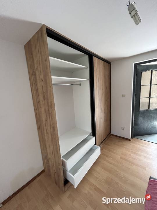 Składanie mebli z paczek i usługi stolarskie Warszawa