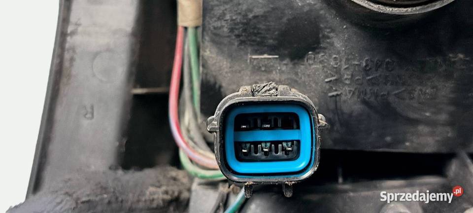 LAMPA PRAWA TYŁ MITSHUBISHI MONTERO osobowe Lipno