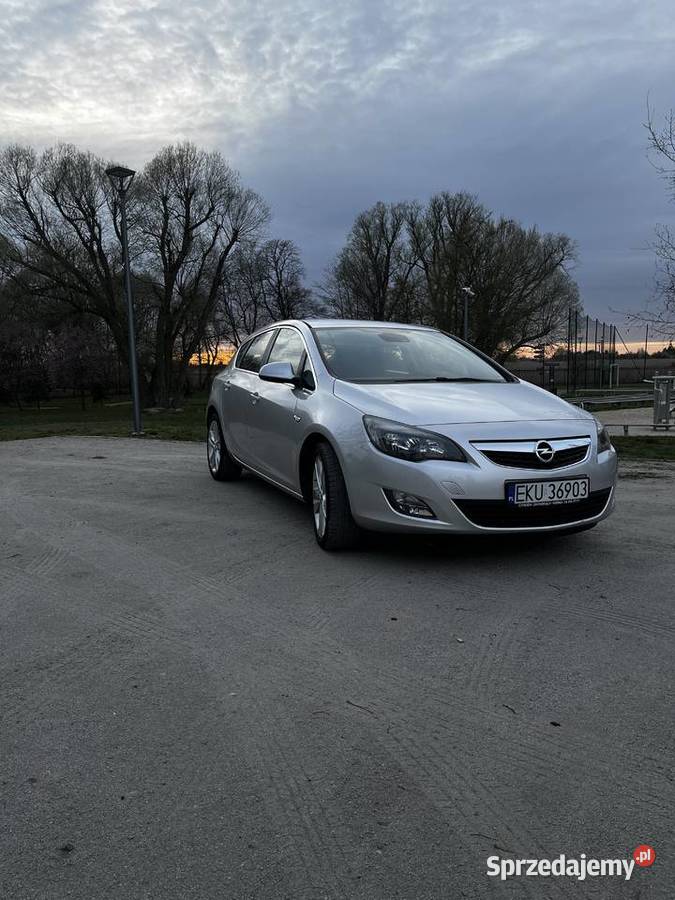 Opel Astra J 2011 140KM Kutno