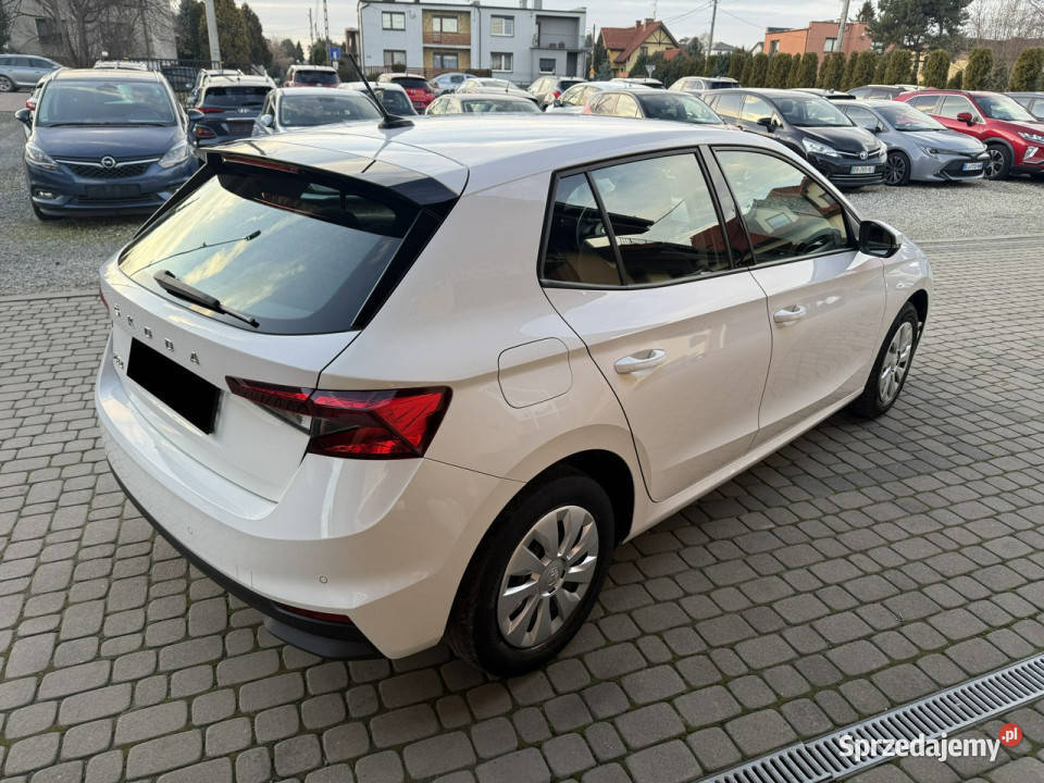 koda Fabia 10 65 Klima CarPlay Ledy Vat23 Serwis bluetooth Orzech