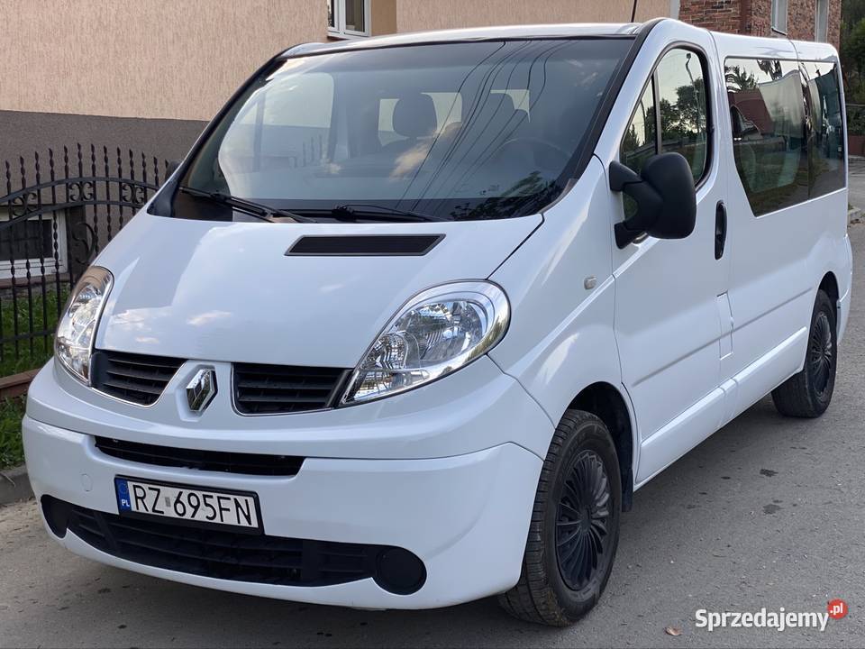 Renault Trafic 2011 20 cdi lift 9 osobowy Hak biały podkarpackie Rzeszów