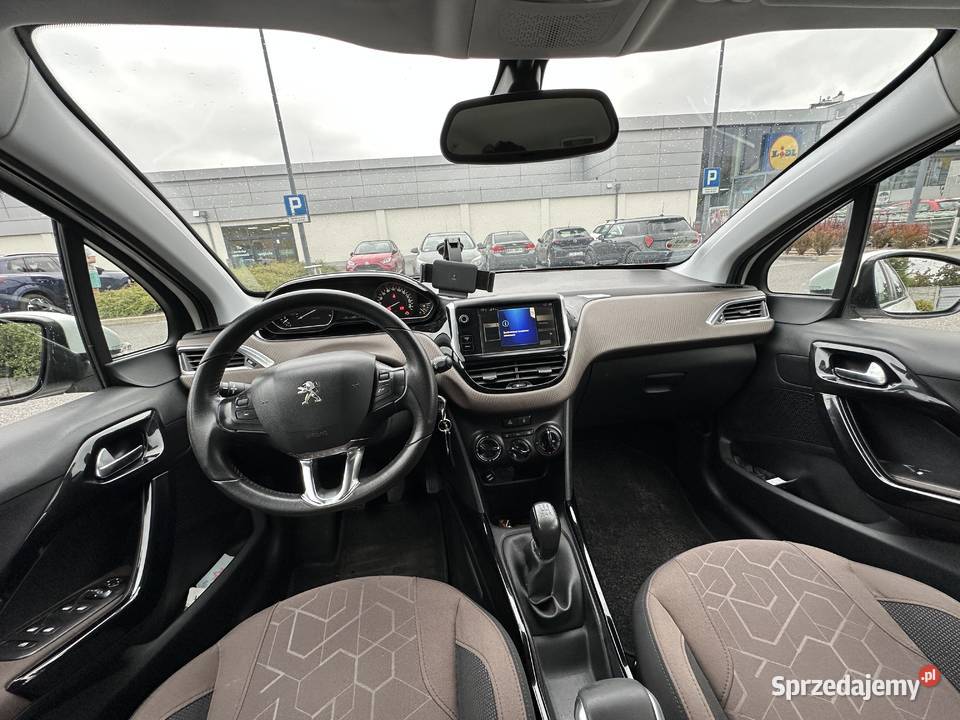 Peugeot 2008 12 Benzyna 2013 r Biały garażowany wielkopolskie Poznań