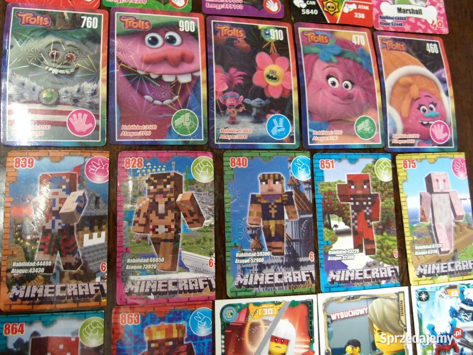 Kolekcja różnych kart Smurfs Minecraft Trolls Łódź