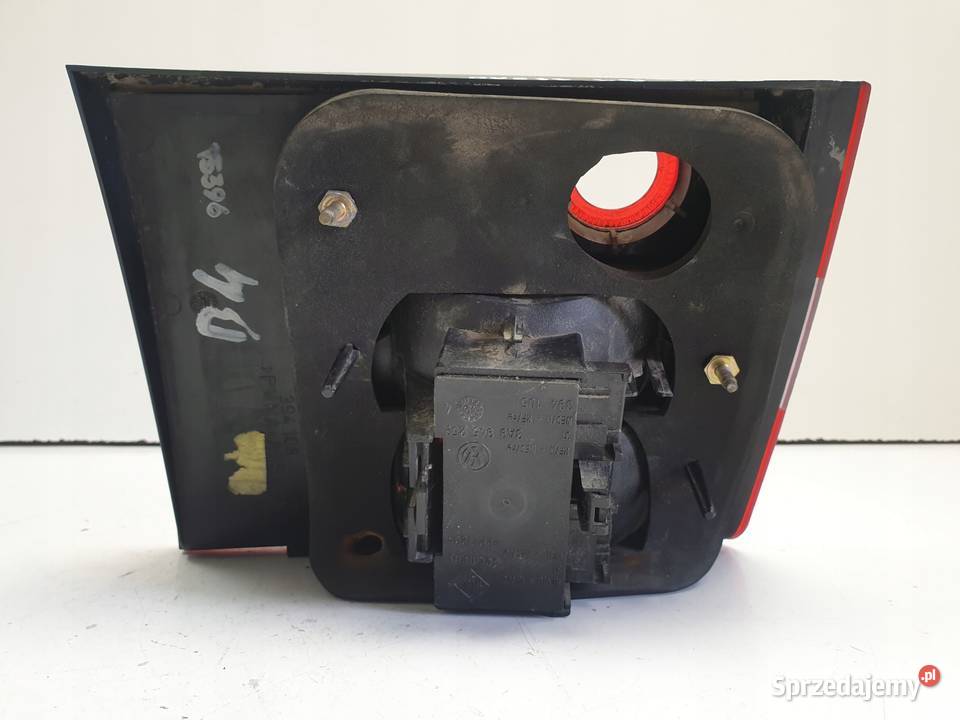 LAMPA Prawy VW Passat B4 sedan TYLNA tył Chełm
