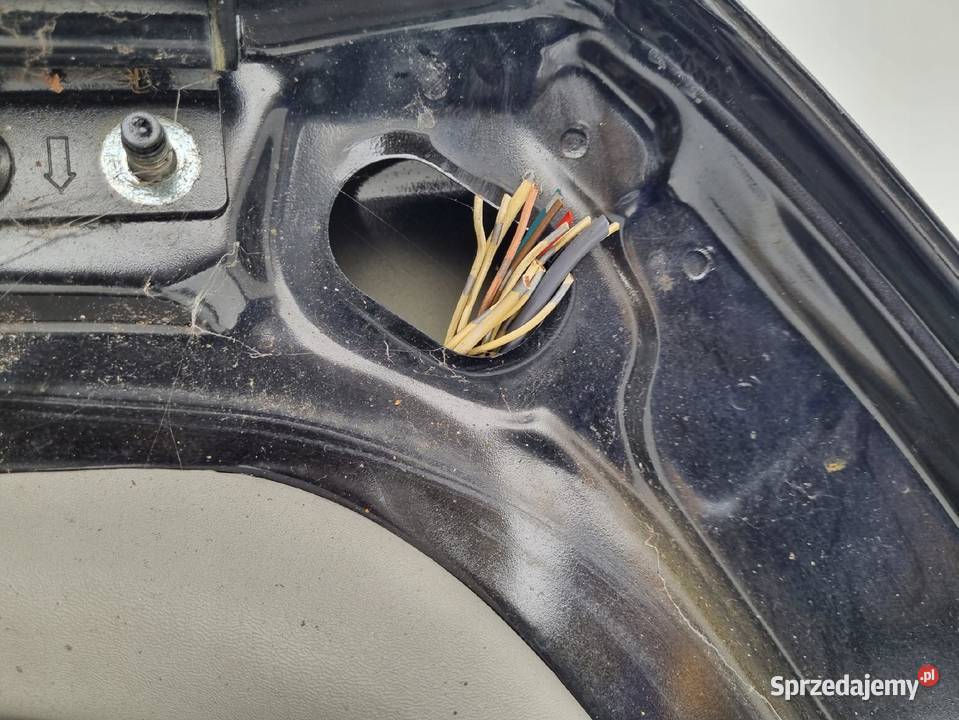 Nissan Pathfinder III R51 TYLNA TYLNIA KLAPA Janów